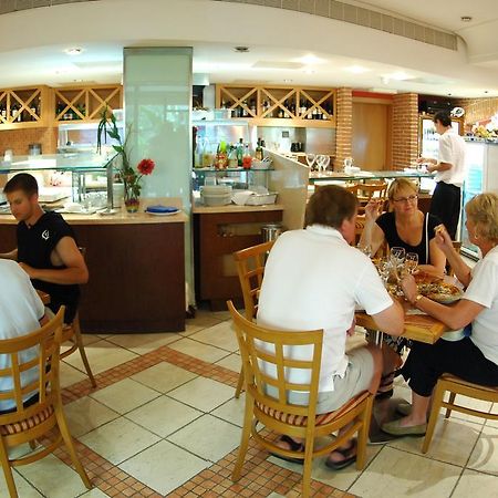 Fortina Spa Resort Sliema Restaurant photo A restaurant in a hotel