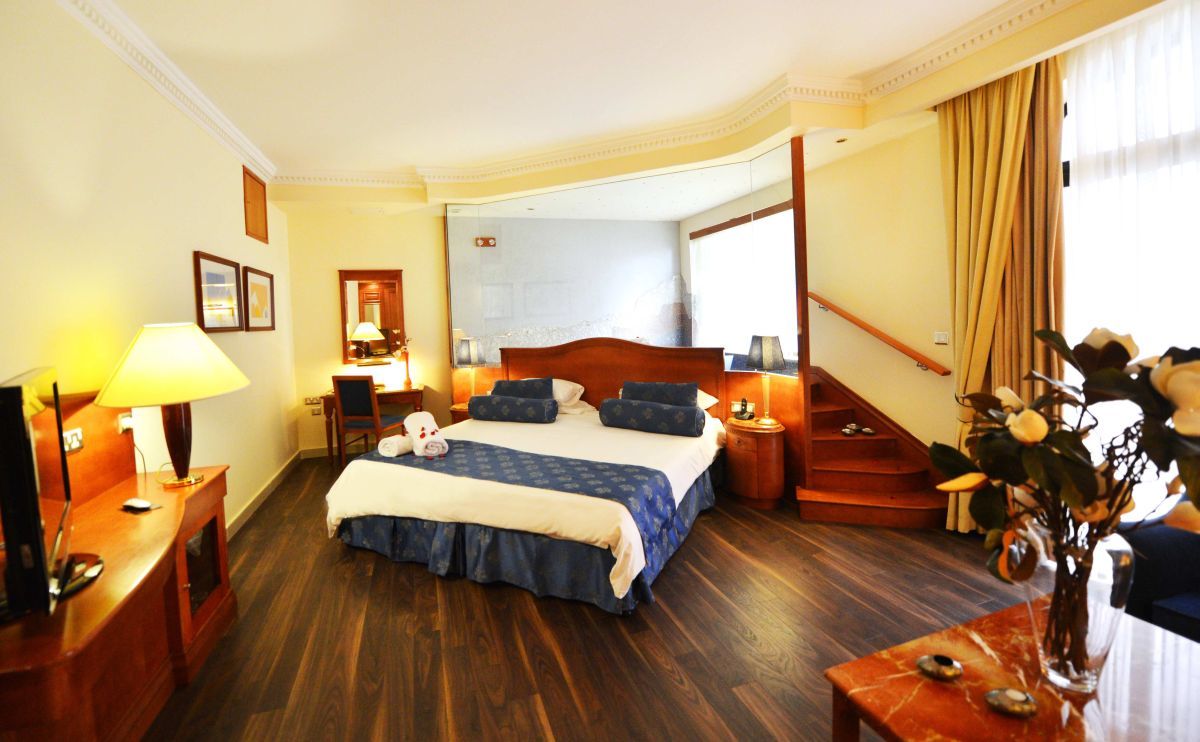 Fortina Spa Resort Sliema Exterior photo A suite at the hotel