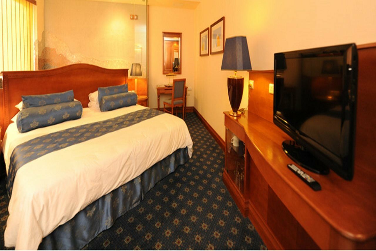 Fortina Spa Resort Sliema Exterior photo A room at the hotel