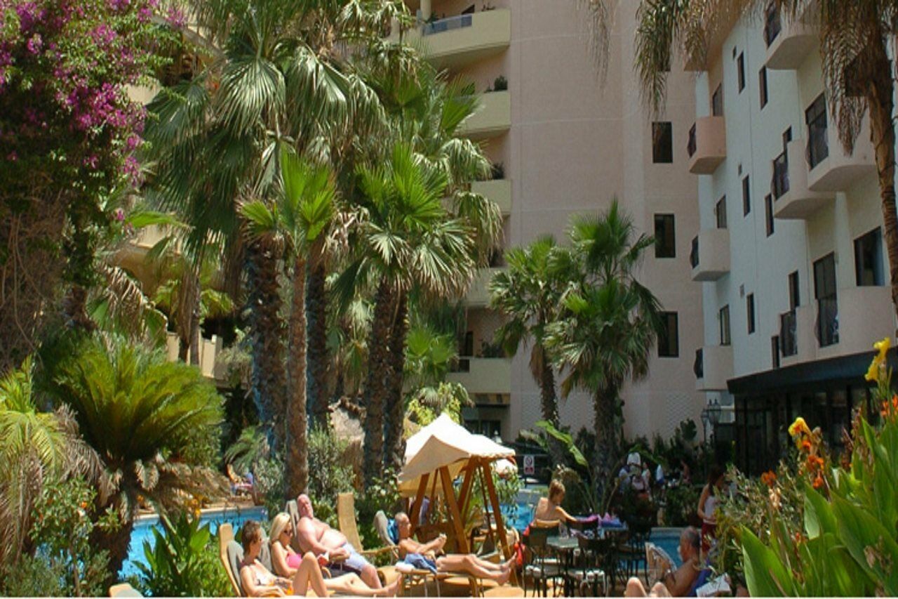 Fortina Spa Resort Sliema Exterior photo The hotel's pool