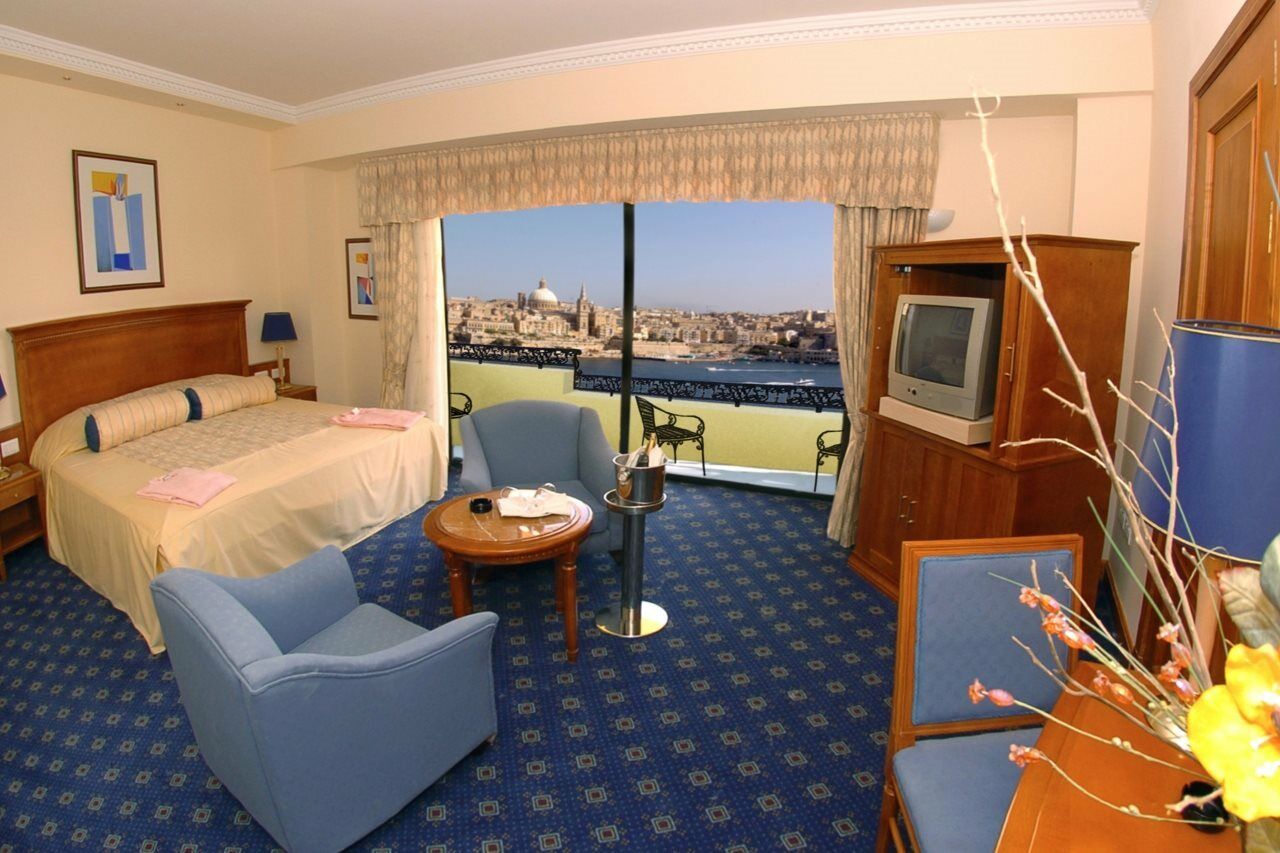 Fortina Spa Resort Sliema Exterior photo A room at the Phoenicia