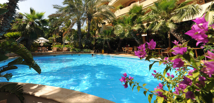Fortina Spa Resort Sliema Exterior photo The pool at the hotel